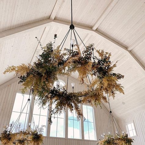 Ceremony Arbor, Hanging Centerpiece, Step Design, Deco Champetre, Floral Installations, Flower Chandelier, Flower Installation, Floral Chandelier, Chandelier Decor