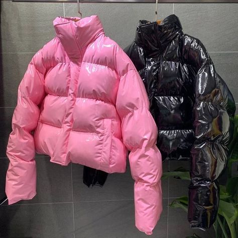 Bubble Jacket Outfit, Pink Puffer Jacket Outfit, Korean Fashion Chic, Winter Mode Outfits, Pink Puffer Jacket, Puffer Jacket Outfit, Bubble Coat, Gossip Girls, Loose Jacket