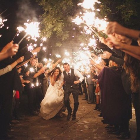 Sparklers!! Cute wedding idea Wedding Fotos, Sparkler Send Off, Wedding Exits, Wedding Sparklers, Cute Wedding Ideas, Wedding Catering, Wedding Pics, Backyard Wedding, Wedding Trends