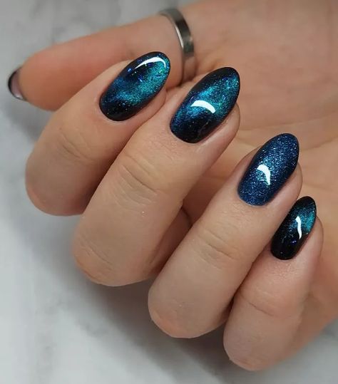 Black And Blue Nails, Cat Eye Nails Polish, Eye Nails, Vernis Semi Permanent, Her Nails, Cat Eye Nails, Cat Nails, Sparkly Nails, Cat Kuku