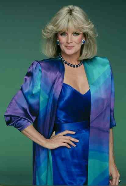 Linda Evans (1984) Diahann Carroll, Linda Evans, Heather Locklear, Joan Collins, Boy George, Actrices Hollywood, 1980s Fashion, Blonde Bombshell, Blonde Beauty