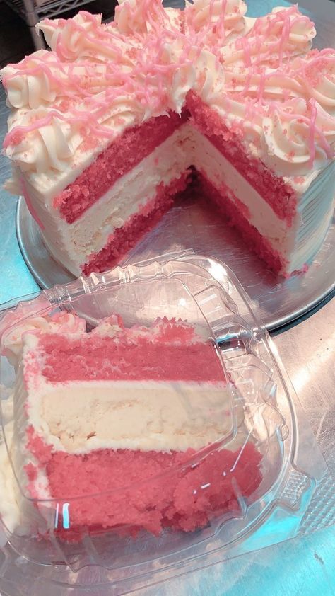 #follow #cake #foodie #food #dessert #blogging #blogger #blog Pastel Cupcakes, Pretty Dessert, Makanan Diet, Think Food, Food Drinks Dessert, Food Recepie, Cute Desserts, White Cake, Food Obsession