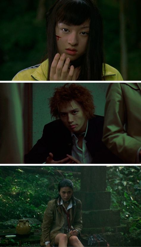 Battle Royale (2000)  Directed by Kinji Fukasaku Battle Royale Kiriyama, Battle Royale Movie Aesthetic, Battle Royale Movie, Battle Royale 2000, Chiaki Kuriyama, Japanese Cinema, Japanese Movies, Battle Royal, Indie Art