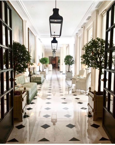 Dream House Entryway, New Traditional Interior Design, French Interior Style, Le Bristol Paris, Hotel Corridor, Jardin Des Tuileries, Church Architecture, Edgar Degas, The Louvre