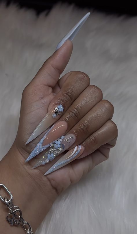 Long Nail Designs Stilettos Bling, Long Glam Nails, Exotic Stiletto Nails, Stiletto Prom Nails, Stiletto Christmas Nails Designs, Birthday Nails Stiletto Long, Coffin And Stiletto Nails Together, Baddie Nails Stiletto, Birthday Stiletto Nails