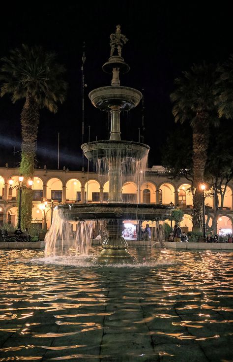 Plaza de armas de arequipa Arequipa Aesthetic, Food Illustrations, Abandoned Places, Wii, Peru, Vision Board, Restaurant, Outdoor Decor, Travel