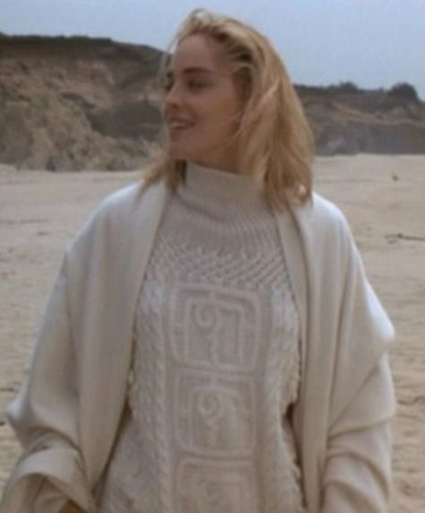 Sharon Stone Style, Sharon Stone Movies, Sharon Stone Basic Instinct, Catherine Tramell, Basic Instinct 1992, Movie Inspired Outfits, Basic Instinct, Can We Talk, Sharon Stone