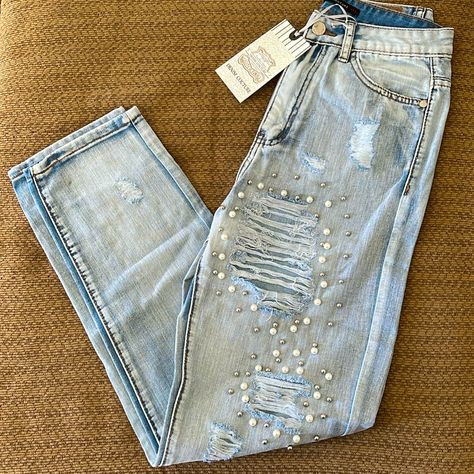 Brand New With Tags. Never Worn. Excellent Condition. Distressed Jeans. Silver And Pearl Details. Denim Couture, Couture Jeans, Pearl Details, Clothes Diy, Embellished Jeans, White Party, Jeans Color, Colored Jeans, Distressed Jeans