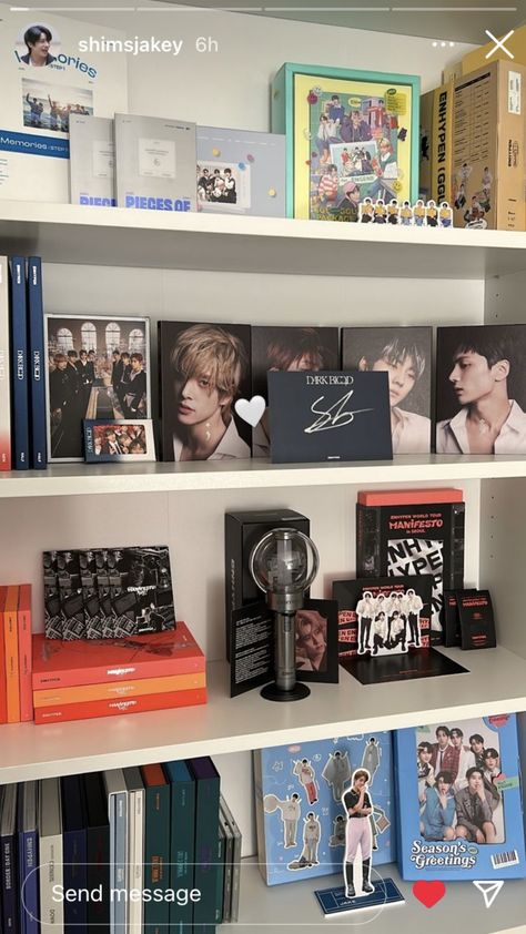 Framed Kpop Posters, Enhypen Shelf Ideas, Kpop Corner Room, Album Shelf Ideas, Enhypen Shelf, K Pop Shelf Ideas, Enhypen Room Decor, Enhypen Album Collection, Kpop Shelf Aesthetic