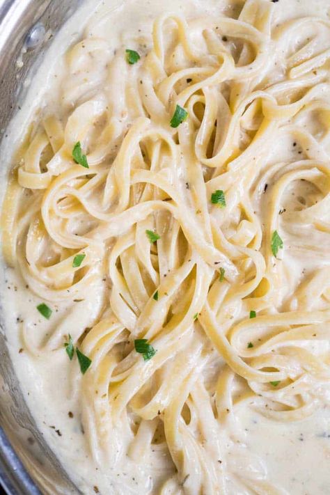 This is simply the Best Homemade Alfredo Sauce out there! With just a few common ingredients and 10 minutes, you can have this rich, creamy Alfredo Sauce packed with garlic and parmesan flavor! Alfredo Sauce With Milk, Best Homemade Alfredo Sauce, Fetuccini Alfredo, Alfredo Sauce Easy, Alfredo Sauce Recipe Easy, Make Alfredo Sauce, Creamy Alfredo Sauce, Alfredo Sauce Recipe Homemade, Homemade Pesto Sauce