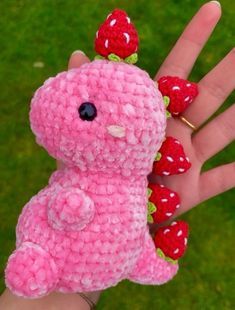 Strawberry Dinosaur, Crochet Stuffed Animals, Crochet Dinosaurs, Small Crochet Gifts, Chunky Yarn Crochet, Gnome Crochet, Boy Crochet, Plush Crochet, Easy Crochet Animals