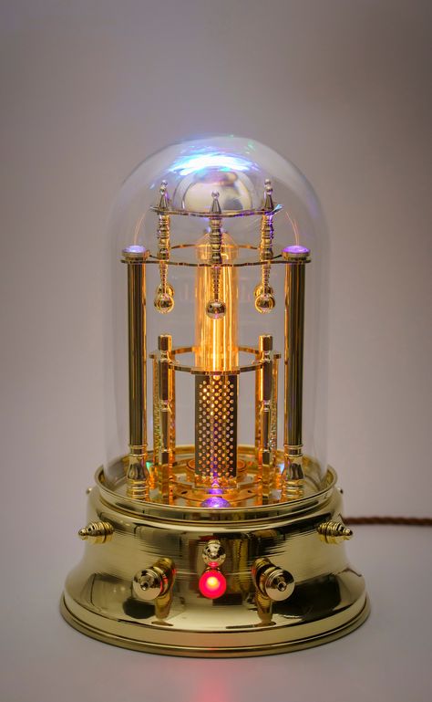 Steampunk Interior, Lampe Steampunk, Steampunk Desk, Glass Bell Jar, Glass Dome Display, Style Steampunk, Incandescent Light Bulb, Steampunk Lamp, Steampunk Style