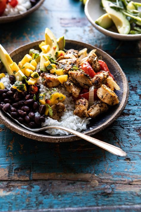 Black Bean Rice Bowl, Bean Rice Bowl, Black Bean Rice, Cuban Chicken, Bean Rice, Half Baked Harvest Recipes, Rice Bowls Recipes, Diner Recept, Harvest Recipes