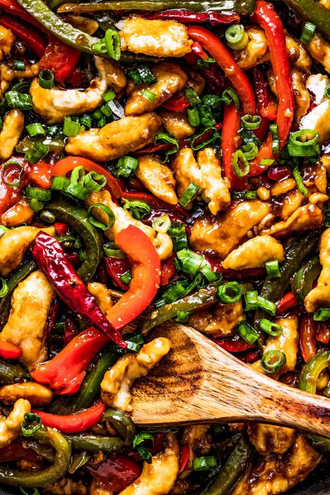 Chicken Thigh Stir Fry, Szechuan Chicken, Chinese Chicken Recipes, Chinese Stir Fry, Cheesy Chicken Broccoli, Meat Appetizers, Chicken Stir Fry, Tender Chicken, Sweet Sauce