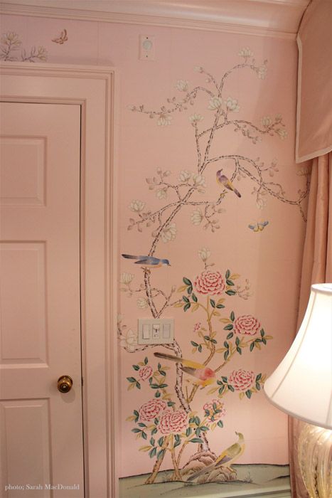 Chinoiserie Papers » Song Sassoon | Griffin & Wong Dressing Room Wallpaper, Chinoiserie Artwork, Chinoiserie Bedroom, Light Pink Walls, Painted Wallpaper, Nursery Room Design, Hand Painted Wallpaper, Silk Wallpaper, Wall Painting Decor