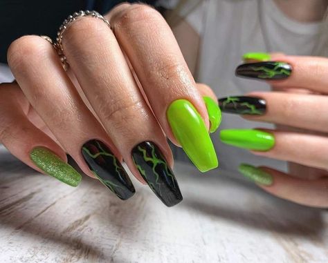 Nails Black And Green, Emerald Nails, Neon Green Nails, Green Acrylic Nails, Milky Nails, Black Acrylic Nails, Nails Green, Goth Nails, Edgy Nails