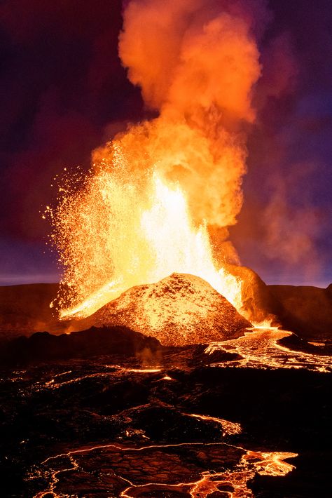 Volcanic Eruption Aesthetic, Interesting Landscapes, Oc Aesthetic, Volcanic Eruption, Nature Of God, Dark Phoenix, Orange Aesthetic, Fields Photography, Dark Orange