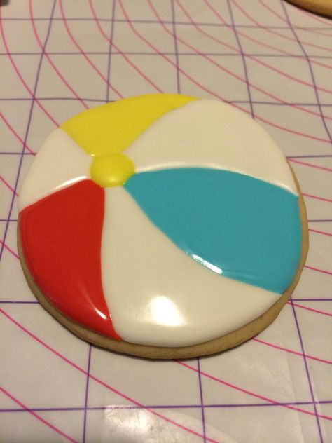 Beachball sugar cookie Beachball Cookies, Summer Cutout Cookies, Beach Ball Cookies Decorated, Pool Party Cookies Decorated, Laceys Cookies Recipe, Beach Theme Sugar Cookies, Beach Ball Sugar Cookies, Pool Party Royal Icing Cookies, Cookie Flooding