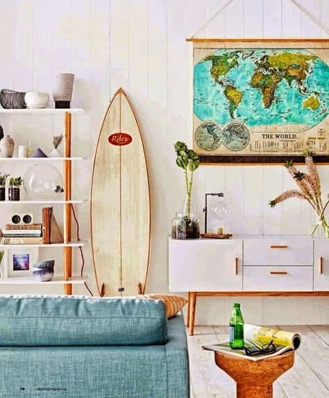 Surf Inspired Home Decor Decoration Surf, Deco Surf, Casa Retro, Surf Room, Surf Decor, Coastal Living Rooms, Stil Inspiration, Retro Home Decor, Style At Home