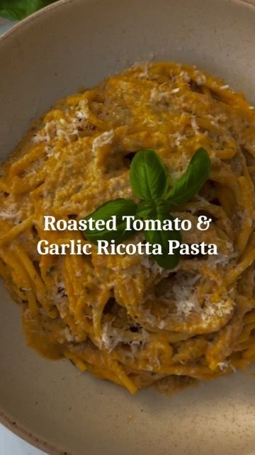 Roasted Tomato & Garlic Ricotta Pasta 🍝 Ingredients: -450 g (1 pound) ripe medium vine tomatoes, halved -1 small whole garlic head (or… | Instagram Vine Tomatoes, Ricotta Pasta, Pasta Ingredients, Garlic Head, Roasted Tomato, Roma Tomatoes, Roasted Tomatoes, 1 Pound, Tomato Sauce