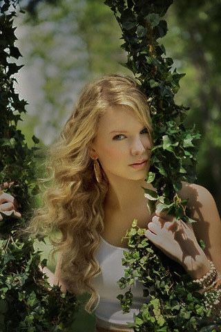 Taylor Swift Fearless Album, Style Taylor Swift, Fearless Album, Taylor Swift Photoshoot, Taylor Swift Web, Estilo Taylor Swift, Taylor Swift Fearless, Swift Photo, Web Photos