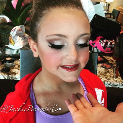 @jackiebrowdella stage makeup dance competition makeup Contemporary Dance Makeup, Recital Makeup For Kids, Cheer Comp Makeup, Cheer Competition Makeup, Dance Makeup Competition, Stage Makeup Dance, Makeup For Dance, Stage Makeup Dancer, Dance Recital Makeup