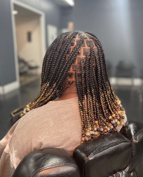 Brown Knotless Braids With Beads, Brown And Black Box Braids With Beads, Black And Brown Braids With Beads, Brown Braids With Clear Beads, Knowles’s Box Braids With Beads, Individual Braids, Cute Braided Hairstyles, Black Braids, Braids For Black Hair