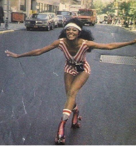 70s Roller Skating Outfits, 80s Roller Skating Outfit, Roller Skating Outfits, Roller Skates Vintage, Jet Magazine, Skating Aesthetic, Women Skates, Roller Disco, Roller Girl