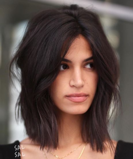 Chocolate Brown Textured Lob Layered Bob Haircuts, Vlasové Trendy, Layered Bob Hairstyles, Layered Bob, Long Bob Hairstyles, Curly Bob Hairstyles, Trending Hairstyles, Short Bob Hairstyles, Dark Hair