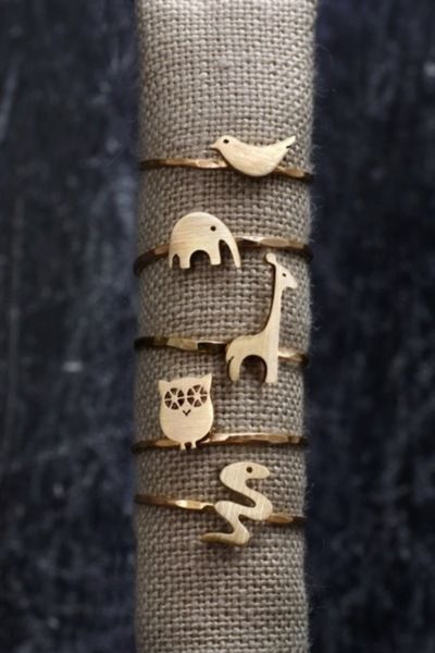 AF house's tiny animal rings- owl, giraffe, elephant, birdie, snake!  wish they came in sterling silver instead of gold. http://www.clay-pot.com/AF-House-c-109/?show=all Rings For Kids, Punk Rings, Mask Makeup, Gold Animals, Big Promotion, Cosplay Diy, Animal Rings, Fashion Diy, Makeup Fashion