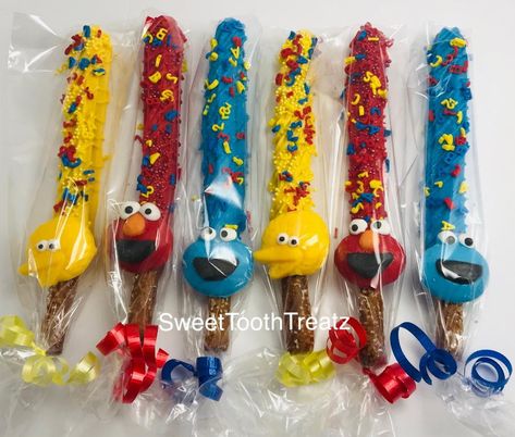 Sesame Street Birthday Party Ideas Food, Seaseme Street Birthday Party, Sesame Street Birthday Party Ideas Boy, Elmo Birthday Party Boy, Sesame Street Birthday Cakes, Elmo First Birthday, Cookie Monster Party, Cookie Monster Birthday, Elmo And Cookie Monster