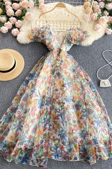 Floral print partywear🔥💐🔥 Gaun Fashion, Floral Dresses Short, Womens Floral Dress, Open Back Dresses, 가을 패션, Dress Fashion, Dress Backs, Pretty Dresses, Dress To Impress