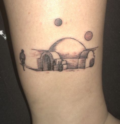 Star Wars Tatooine Tattoo, Tattooine Star Wars Tattoo, Tatooine Tattoo, Star Wars Tattoo For Men, Characters With Tattoos, Cinema Tattoo, Star Wars Tattoo Ideas, Playstation Tattoo, Minimalist Video