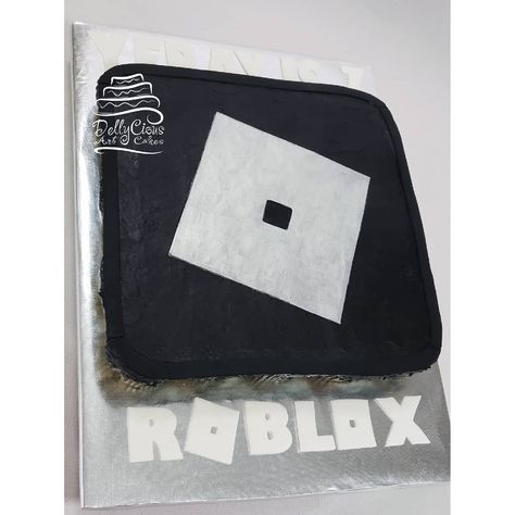 Yeray told me he  wanted a Roblox cake that looked like the app icon for his bday party. Is a surprise for him for school so I had to make… Simple Roblox Cake, Roblox Cake Ideas For Boys, Roblox Cake Boys, Roblox Cake Ideas, Gamers Party Ideas, Roblox Cakes, Miracle Max, Roblox Birthday Cake, Make Cupcakes