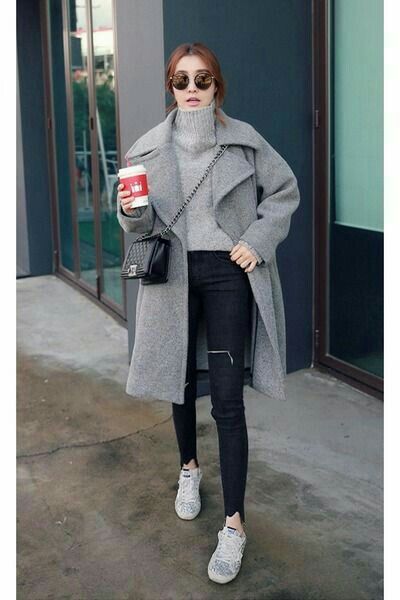 Gray Peacoat Outfit, Grey Peacoat Outfit, Gray Coat Outfit Winter Style, Light Grey Coat Outfit, Fuzzy Coat Outfit, Gray Coat Outfit, Grey Wool Coat Outfit, Grey Sneakers Outfit, Taiwan Ootd