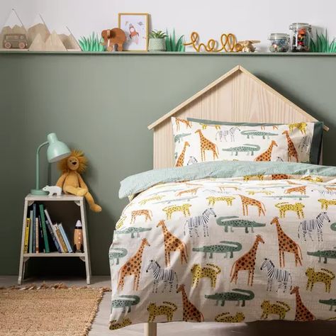 Safari Theme Bedroom, Boys Bedroom Green, Green Kids Rooms, Green Boys Room, Kids Jungle Room, Safari Bedroom, Toddler Bed Boy, Twins Bedroom, Jungle Bedroom