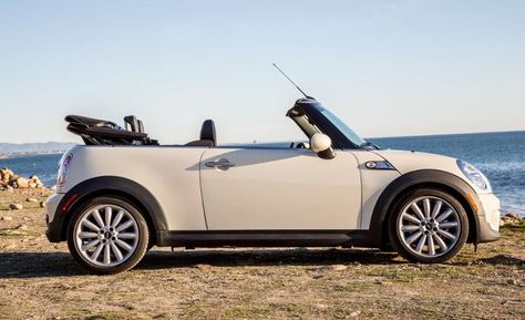 Jaguar Auto, Mini Cabrio, Mini Cooper Convertible, Car Deco, Mini Copper, Mini Convertible, Car Goals, Cooper S, Classy Cars