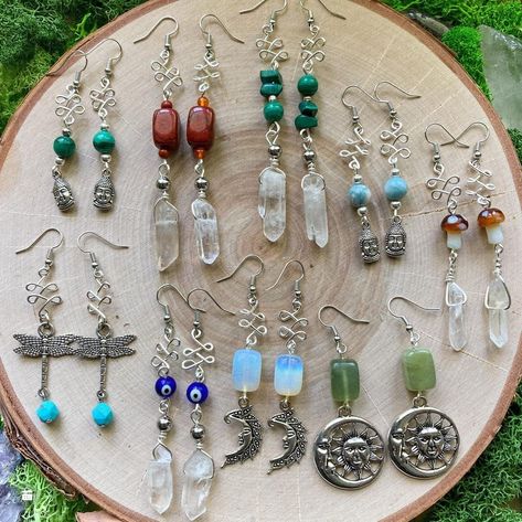 Diy Witch Jewelry, Crystal Wire Earrings, Pagan Jewelry Diy, Whimsigoth Jewelry Diy, Fairy Jewelry Diy, Witchy Jewelry Diy, Fairy Jewelry Aesthetic, Diy Hippie Jewelry, Hippie Jewelry Diy