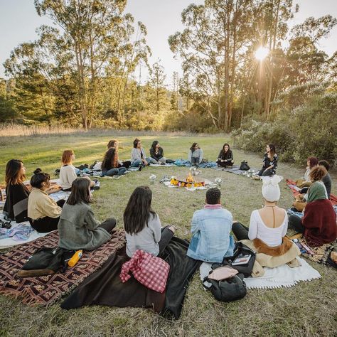 Women’s Circle on Instagram: “A Women’s Circle includes:  Guided Meditation 〰️ Yoga 〰️ Journaling 〰️ Sharing 〰️ Networking . . Sit with intention to reflect on topics…” Self Introspection, Yoga Journaling, Meditation Circle, Womens Circle, Group Meditation, Summer Vision, Pinterest Contest, Outdoor Yoga, People Sitting