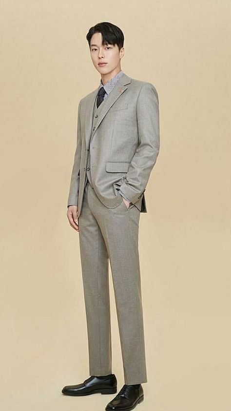 Korean formal suits often feature innovative tailoring techniques that enhance the fit and comfort of the suit, ensuring that it looks as good as it feels. Masquerade Attire, Jang Kiyong, Suit Styles, Tailoring Techniques, Manly Men, New Actors, Formal Suit, Men Stylish Dress, Men Formal