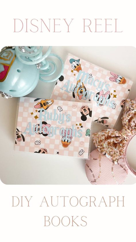 Diy Disney Signature Book, Disneyland Autograph Book, Family Magic Kingdom Outfits, Disneyland Autograph Ideas, Disney Autograph Book Diy, Disney Signature Ideas, Disney Autograph Book Ideas, Disney Autograph Ideas, Disney World Autograph Book