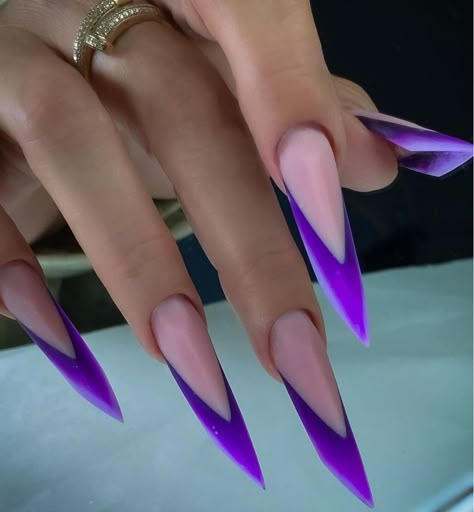 Edge Ideas, Edge Nails, Pretty Nail Designs, Dope Nail Designs, Dope Nails, Nail Shapes, Stiletto Nails, Almond Nails, Winter Nails