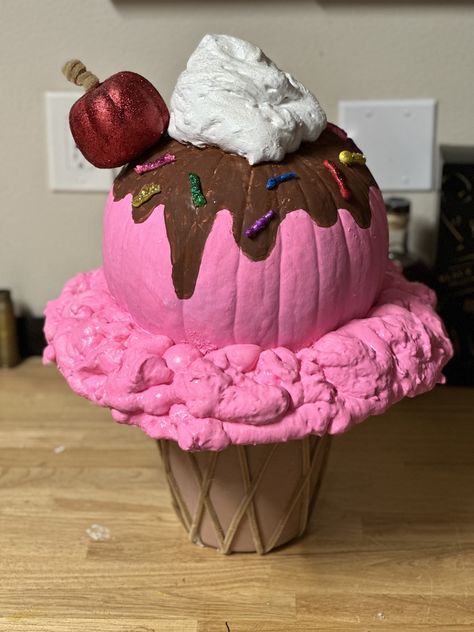 Pink Decorated Pumpkins, Ice Cream Cone Pumpkin, Pink Pumpkin Painting Ideas, Barbie Pumpkin, Unique Pumpkin Painting Ideas, Unique Pumpkin Decorating, Appreciate Gifts, Pumpkin Creations, Pumpkin Inspo