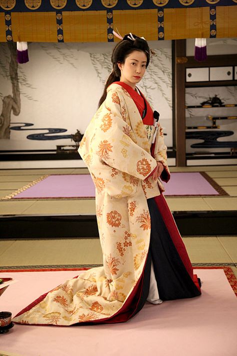 Hanami: Kimono Q&A: Concubine/Consort Garments Edo Era Fashion, Japan Clothing, Muromachi Period, Heian Era, Japanese Costume, Edo Era, Heian Period, Japanese Clothing, Kimono Yukata