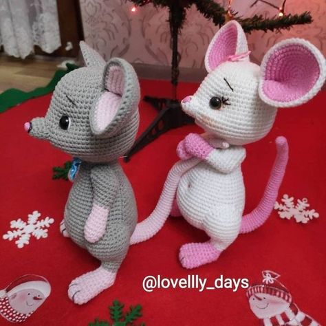 Contouring Tutorial Video, Face Contouring Tutorial, Crochet Mouse Pattern, Crochet Mice, Contouring Tutorial, Mouse Crochet, Contour Tutorial, Beautiful Rabbit, Mouse Pattern