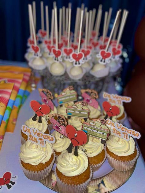 Bad Bunny Cupcakes Ideas, Cupcakes Bad Bunny, Bad Bunny Desserts, Bad Bunny Cupcakes, Bad Bunny Themed Birthday Party, Bad Bunny Cake Ideas, Bad Bunny Party Theme Ideas, Bad Bunny Party Theme, Bad Bunny Birthday Party