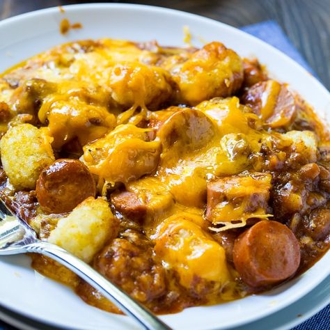 Chopped Hot Dog Recipes, Hot Dog Casserole Recipes, Hot Dog Tater Tot Casserole, Hot Dog Casserole, Tater Tot Casserole Recipes, Queso Cheddar, Tot Casserole, Cheesy Casserole, Tater Tot Casserole