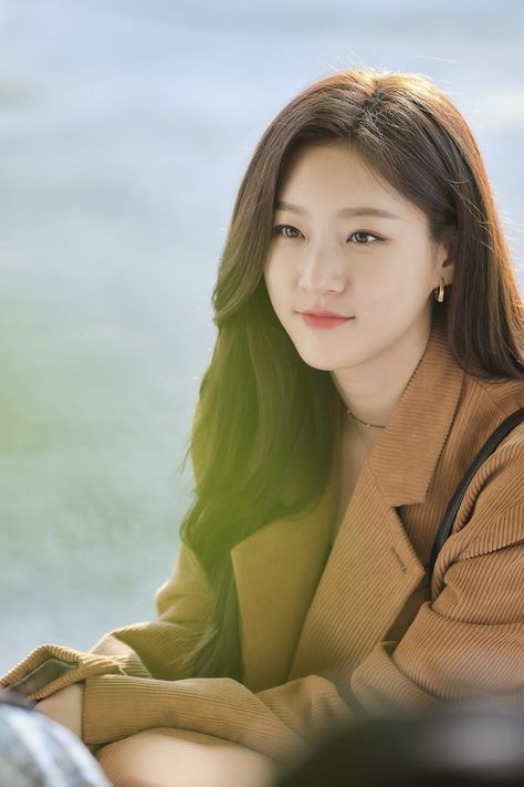 Muka datar kayak tembok. Ekspresi dingin kayak kulkas. Mulut pedes ka… #fiksipenggemar # Fiksi Penggemar # amreading # books # wattpad Blood Hounds, Kim Sae Ron, Kim And Ron, Popular Actresses, Artist Models, Korean Star, Korean Girl Fashion, Korean Actresses, Korean Celebrities