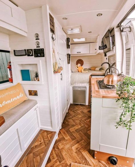 Vanlife Living on Instagram: “Rate this van conversion from 1-10!😍 Follow @vanlife.living for more!💛 • • 📸 @campervamper” Bil Camping, Camper Vintage, Rv Interior Remodel, Diy Camper Remodel, Van Life Diy, Rv Renovations, Camper Makeover, Interior Remodel, Camper Living