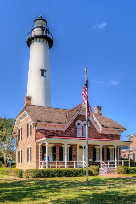 The lighthouse on St Simons island Things To Do In St Simons Island, At Simons Island, Sea Island Resort Georgia, St Simons Island Georgia, St George Island, Coast Guard Stations, St Simons Island, St Simons, Bike Lane